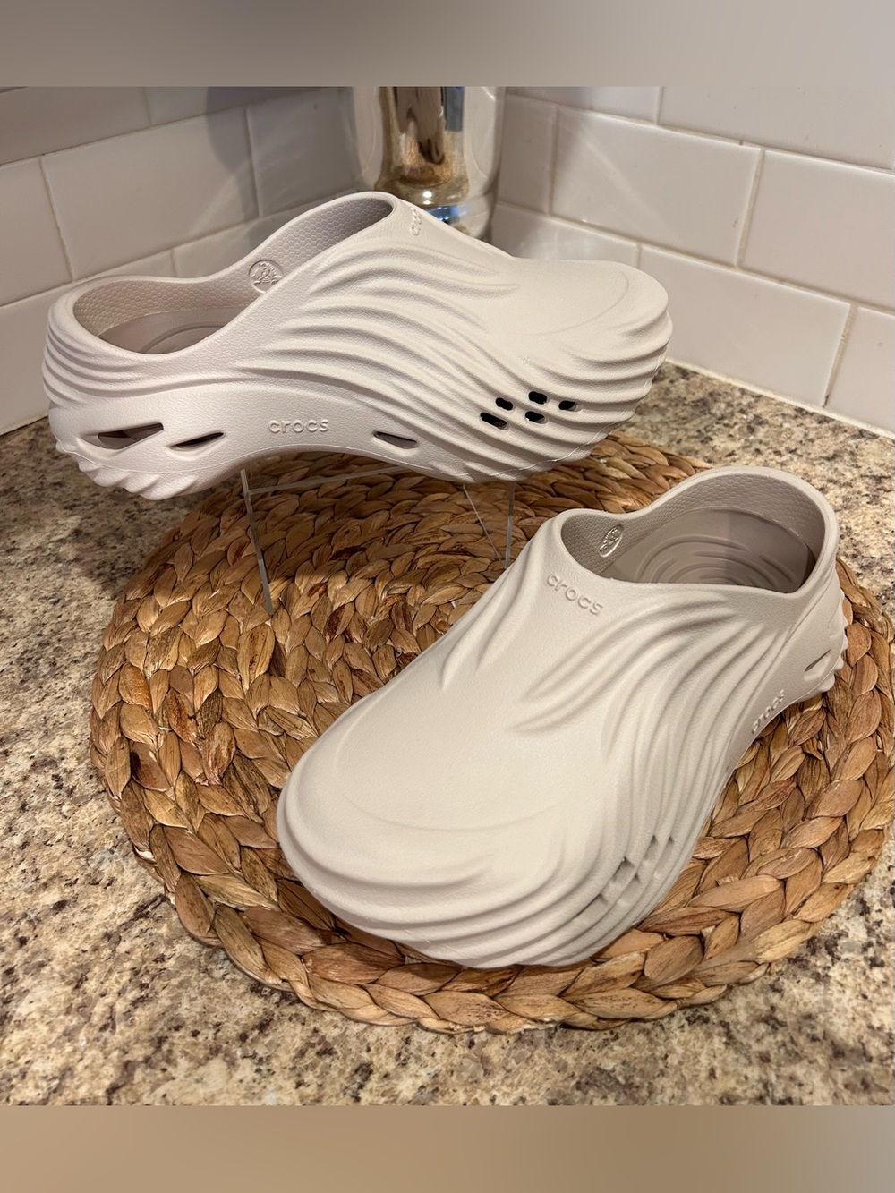 CROCS Echo Wave Collection Comfort Clogs Stucco White